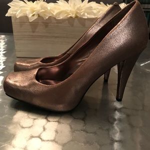 Diba Gold Heels size 8.5